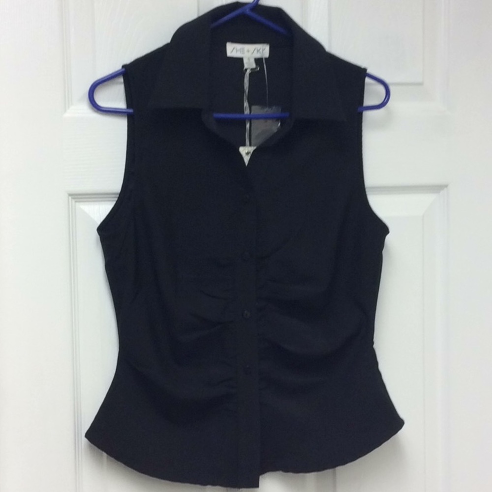 She + sky S small black button front blouse